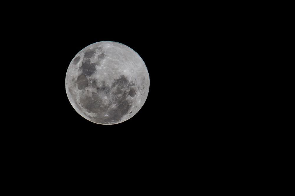 Vollmond über Afrika