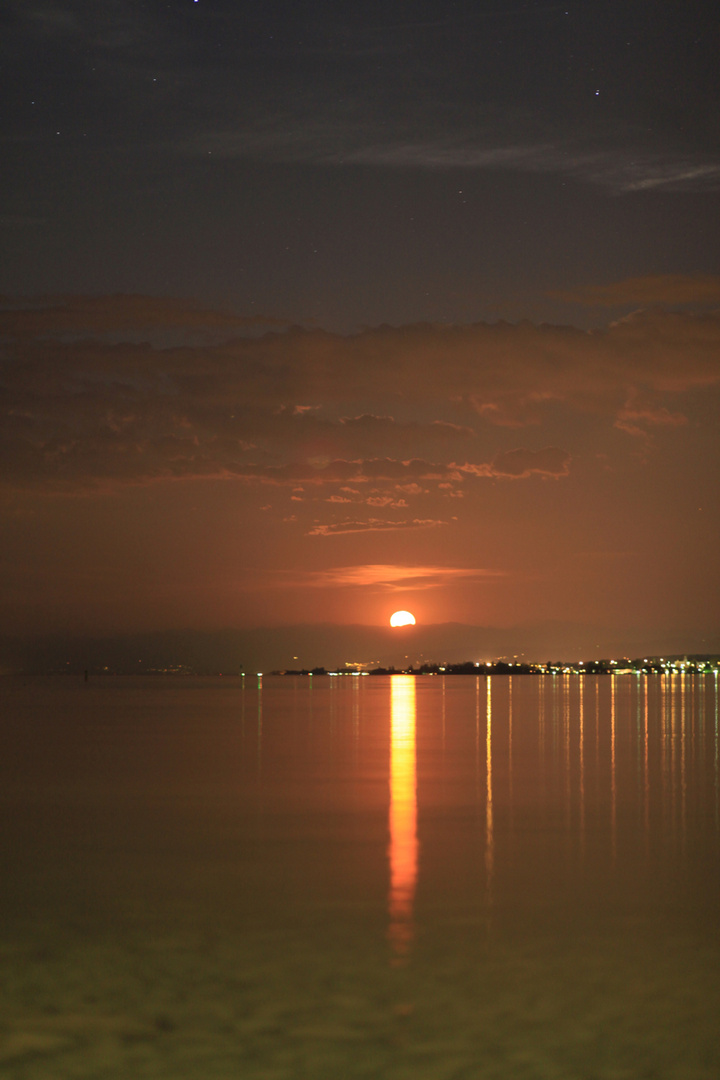 Vollmond über Bodensee