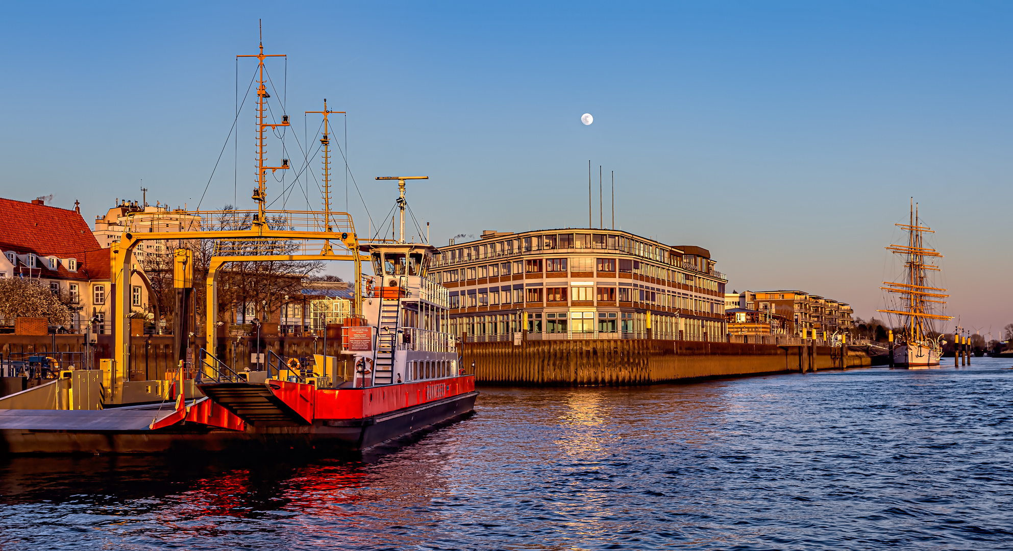 Vollmond über Bremen-Vegesack