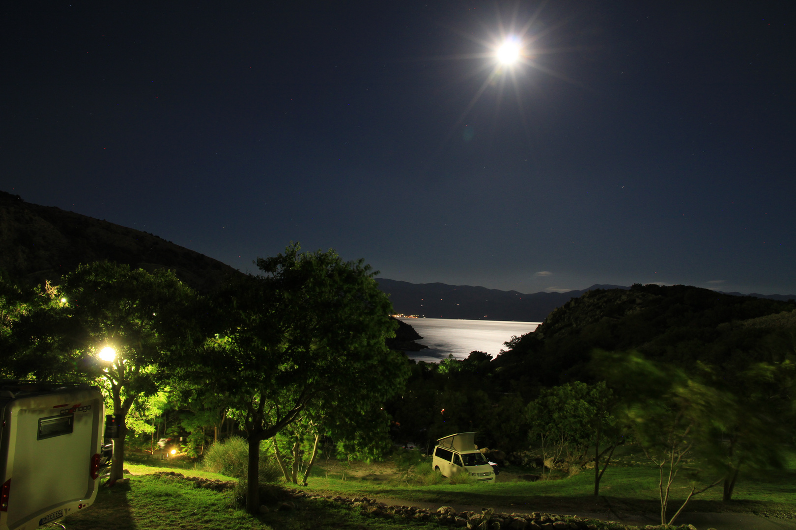 Vollmond über Bunculuka