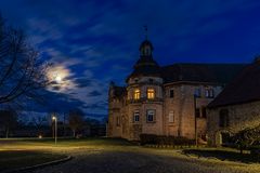 Vollmond über Burg Krottorf...