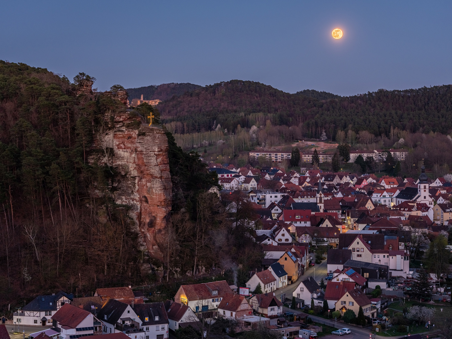 Vollmond über Dahn