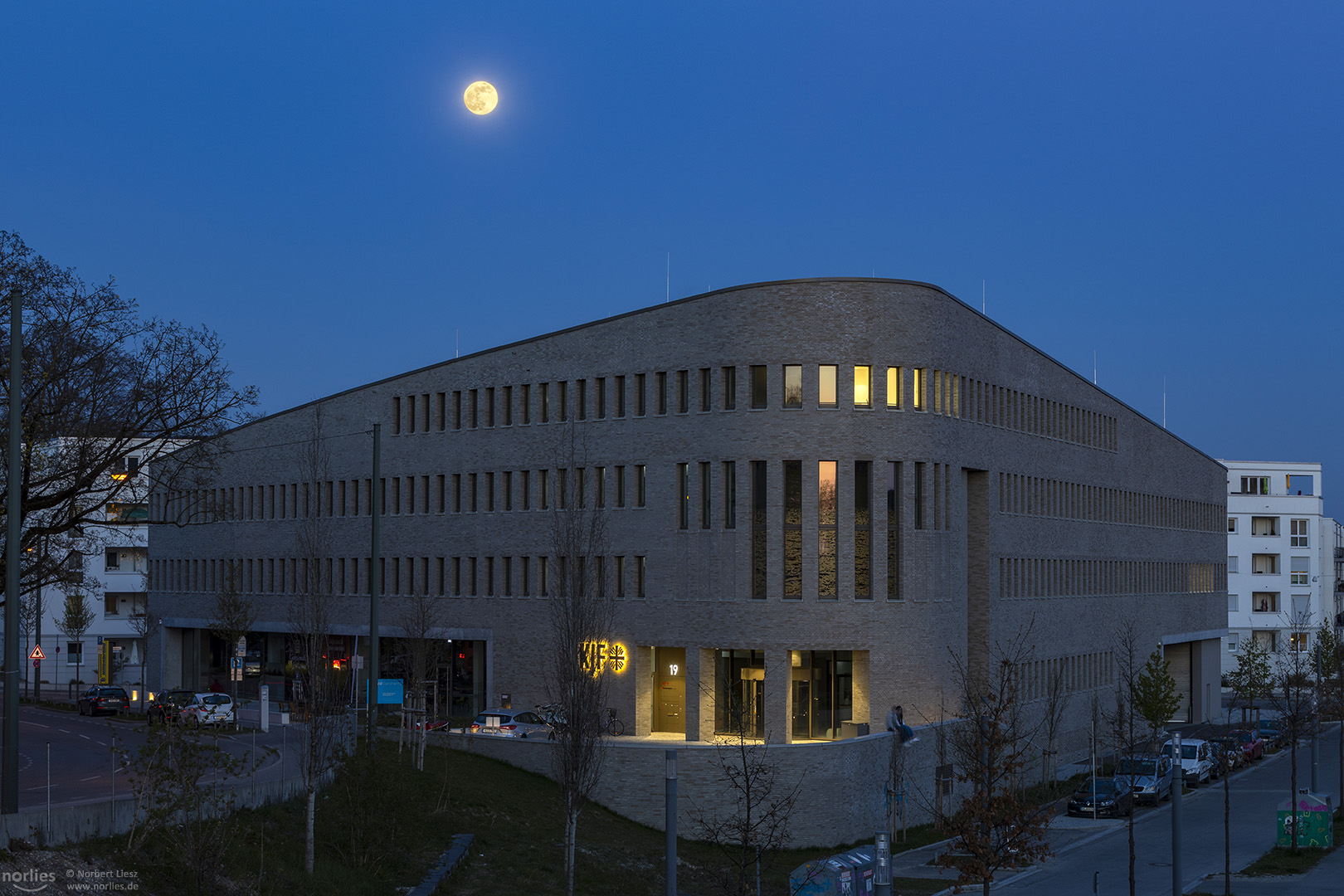 Vollmond über dem Beethovenpark