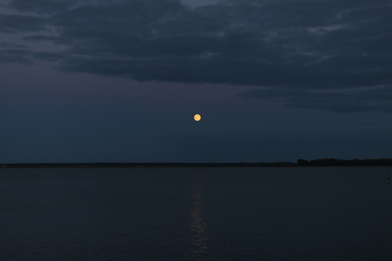 Vollmond über dem Bodden