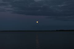 Vollmond über dem Bodden