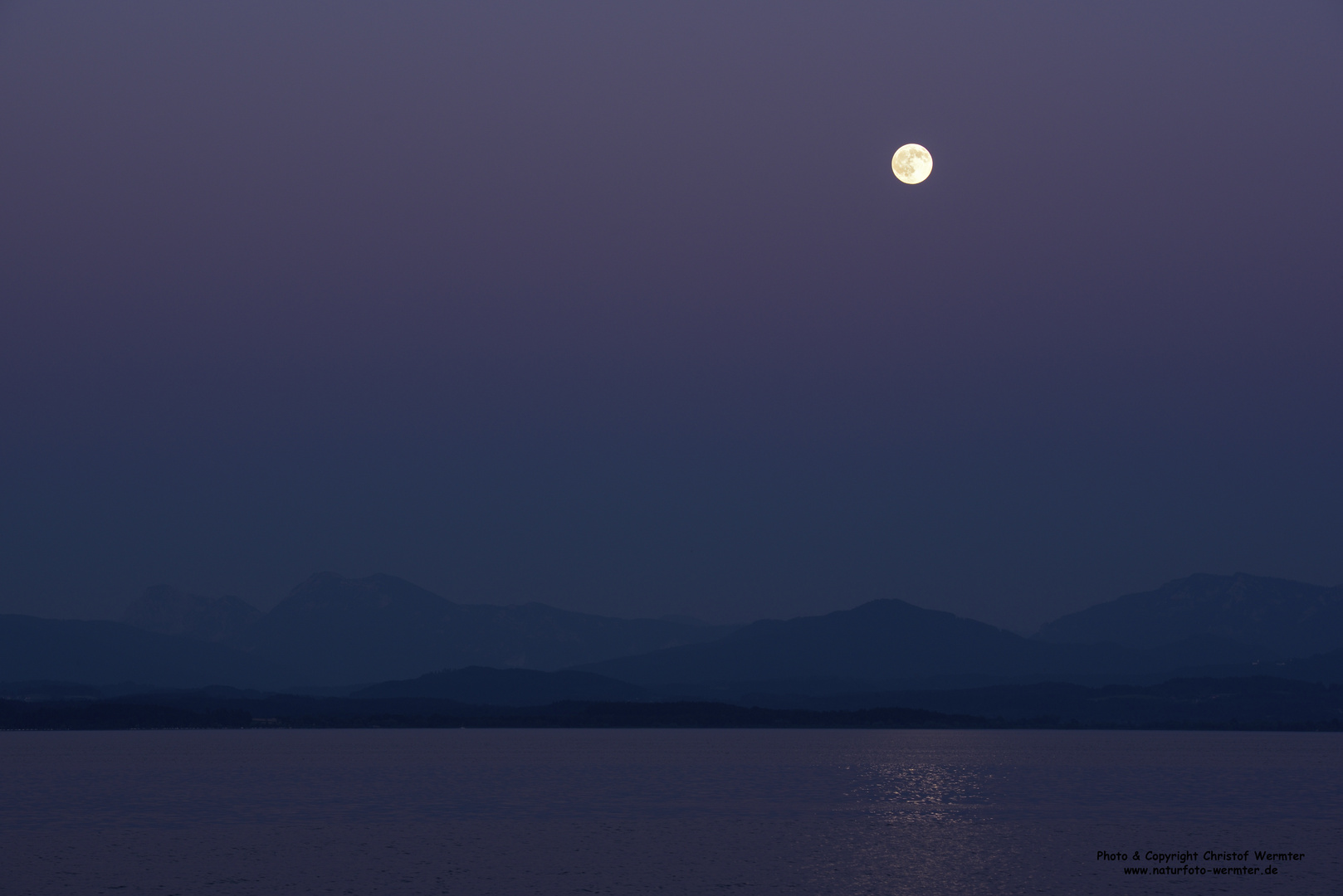 Vollmond über dem Chiemsee