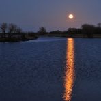 Vollmond über dem Deich