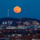 Vollmond über dem Fröttmaninger Berg