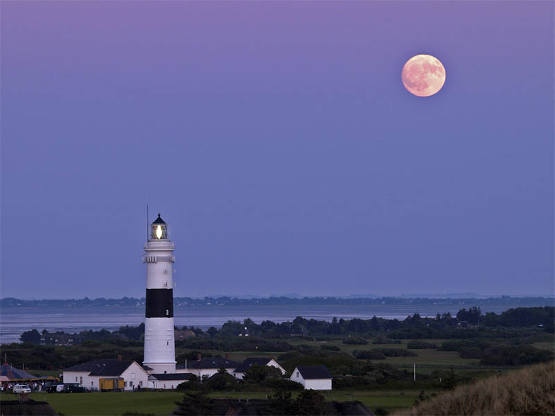 Vollmond über dem Kampener Leuchtturm