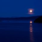 Vollmond über dem Meer