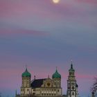 Vollmond über dem Rathaus