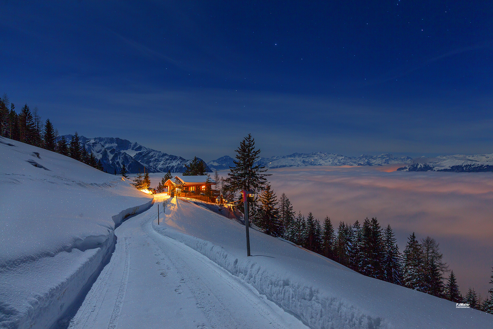 Vollmond über dem Rheintal