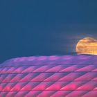 Vollmond über der Allianzarena 