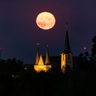 Vollmond über der Geinsheimer Kirche