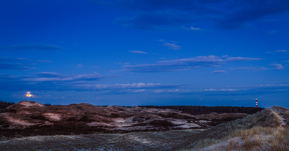 Vollmond über der Insel