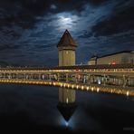 Vollmond über der Kapellbrücke und dem Wasserturm