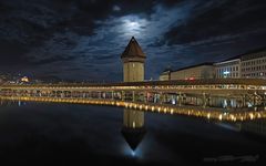 Vollmond über der Kapellbrücke und dem Wasserturm