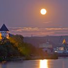 Vollmond über der Lahnmündung