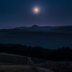 Vollmond über der Nürburg