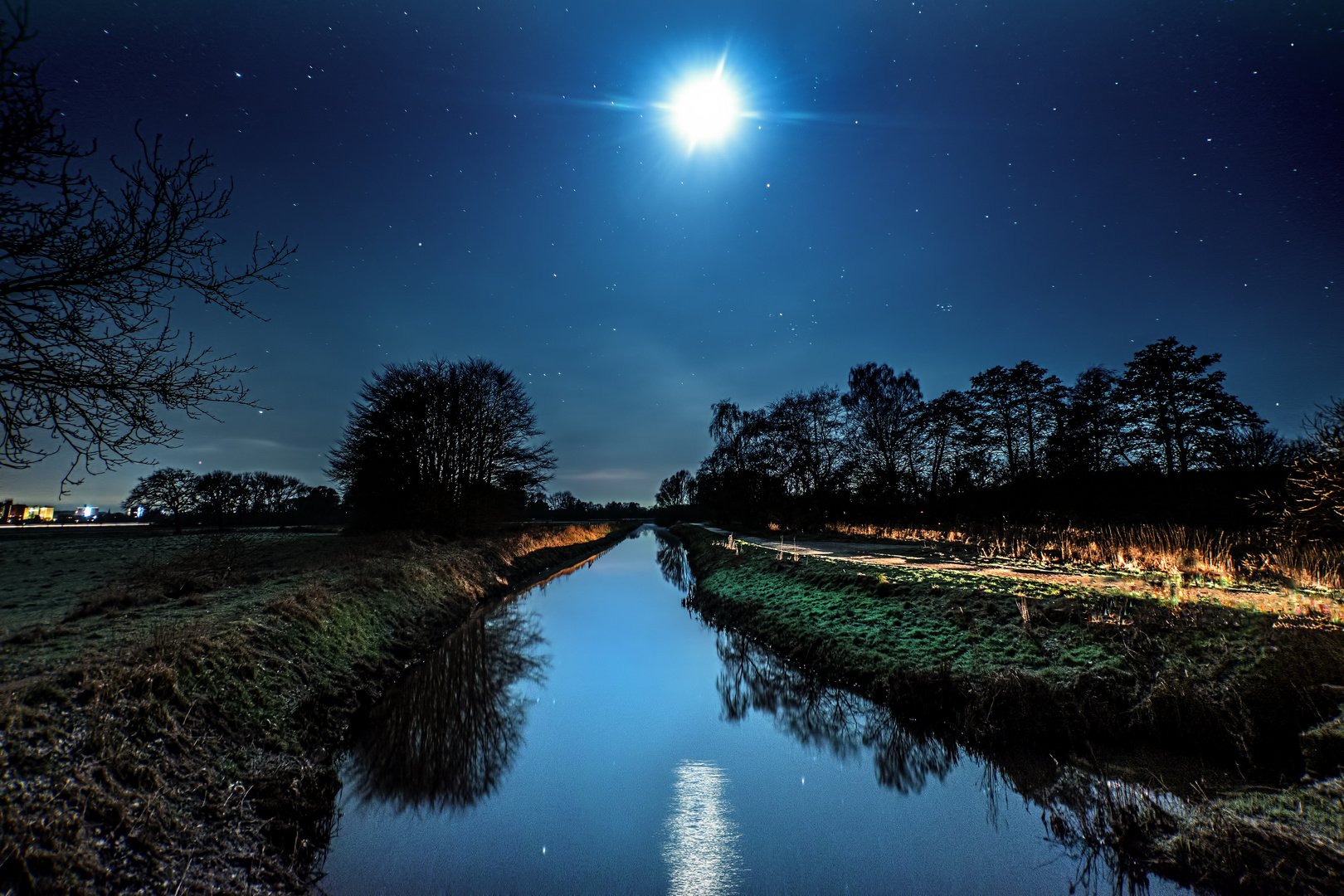 Vollmond über der Pinnau