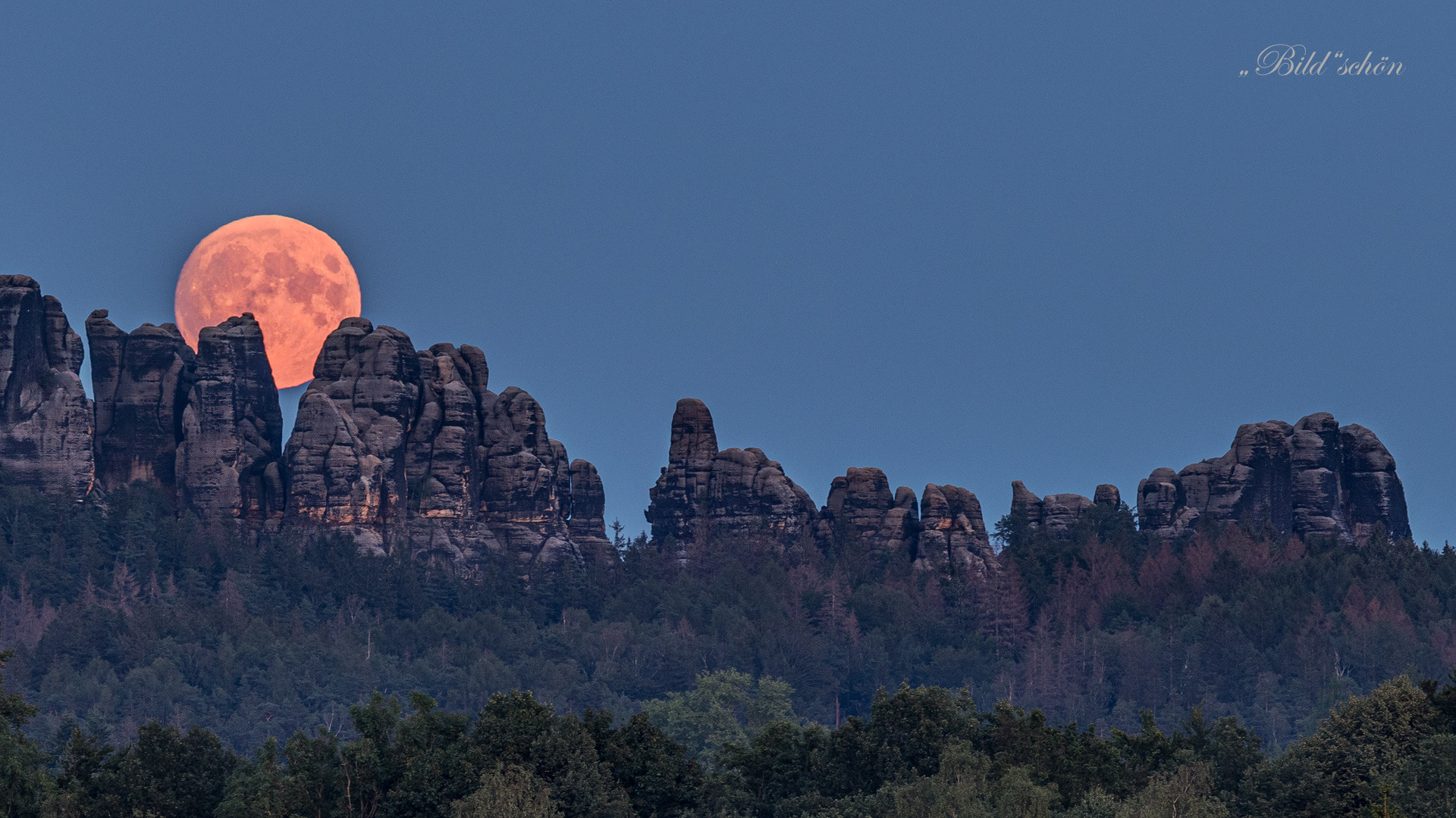 Vollmond über der Schrammsteinkette