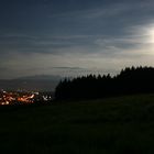 Vollmond über der Stadt