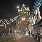 Vollmond über der Towerbridge