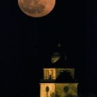 Vollmond über der Vicelinkirche zu Neumünster