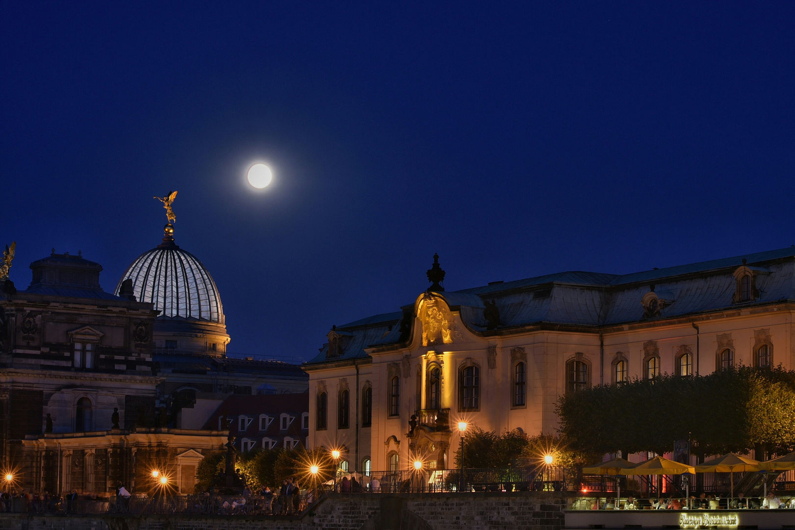 Vollmond über Dresden