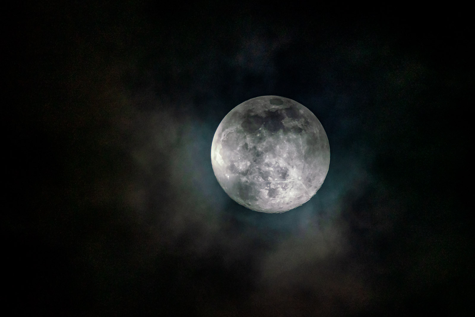 Vollmond über Dudenhofen