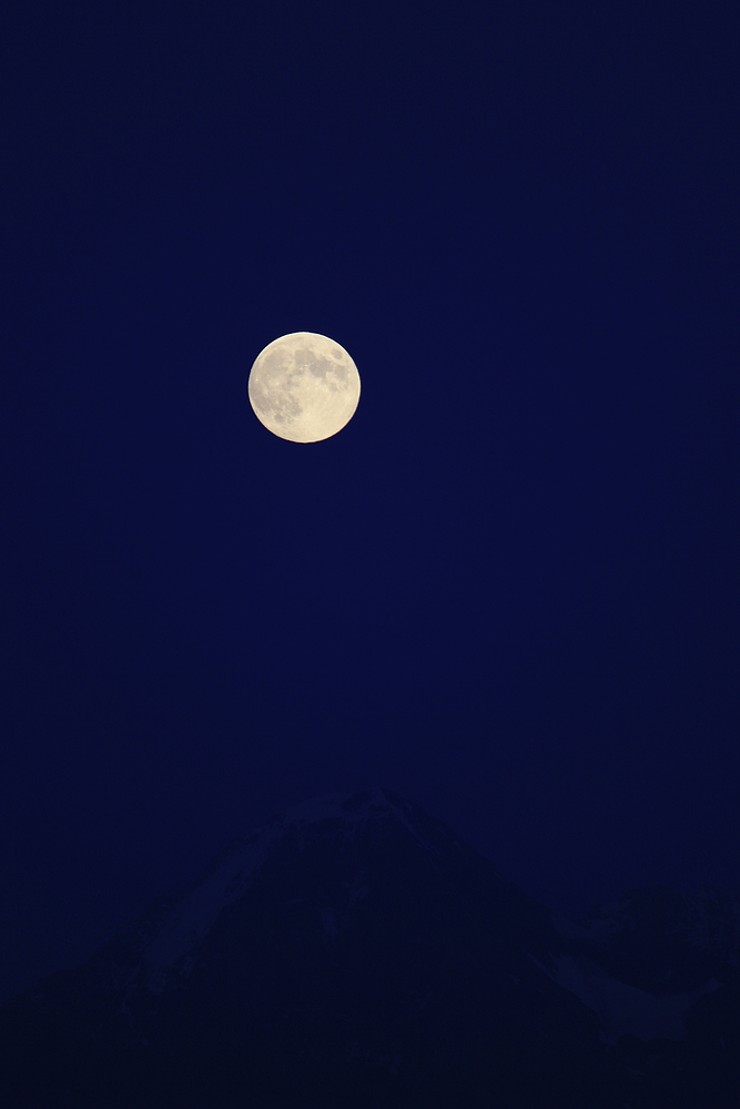 Vollmond über Eiger