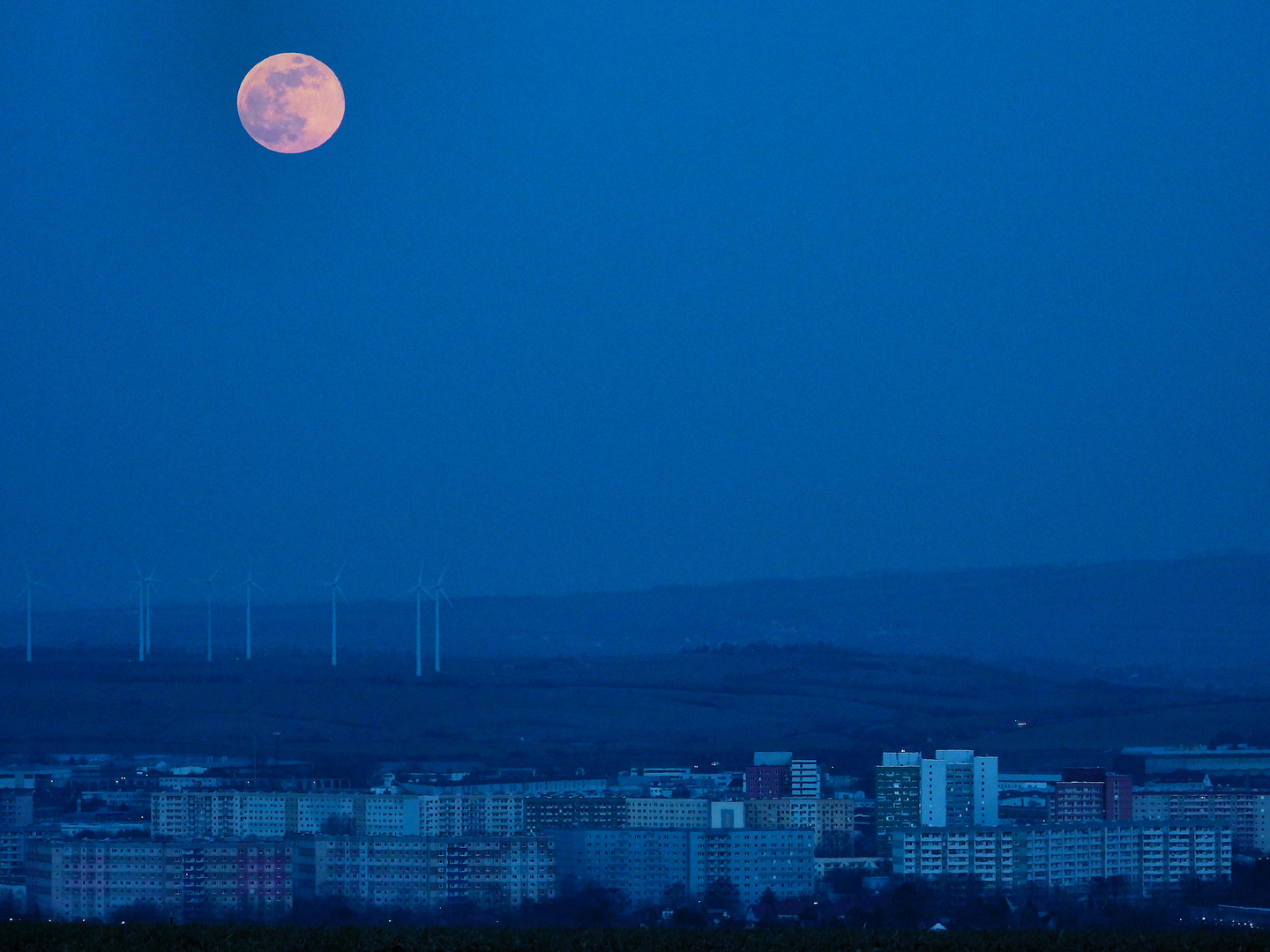 Vollmond über Erfurt (Thüringen)