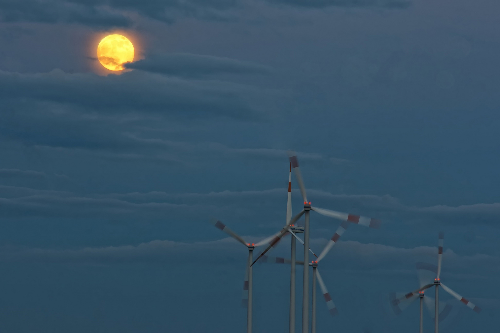 Vollmond über Garzweiler