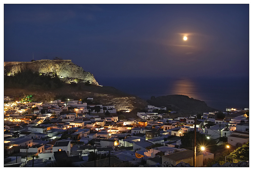 Vollmond über Lindos