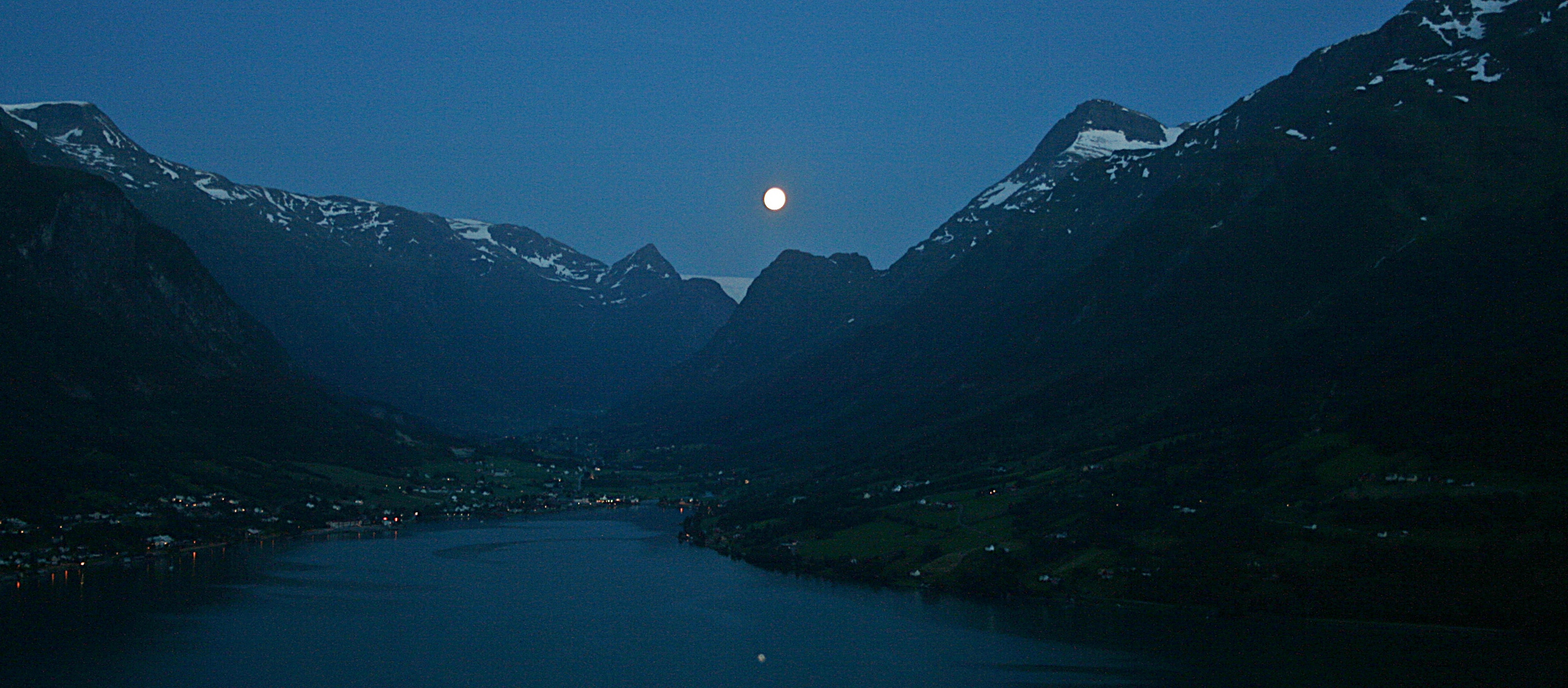 Vollmond über Olden