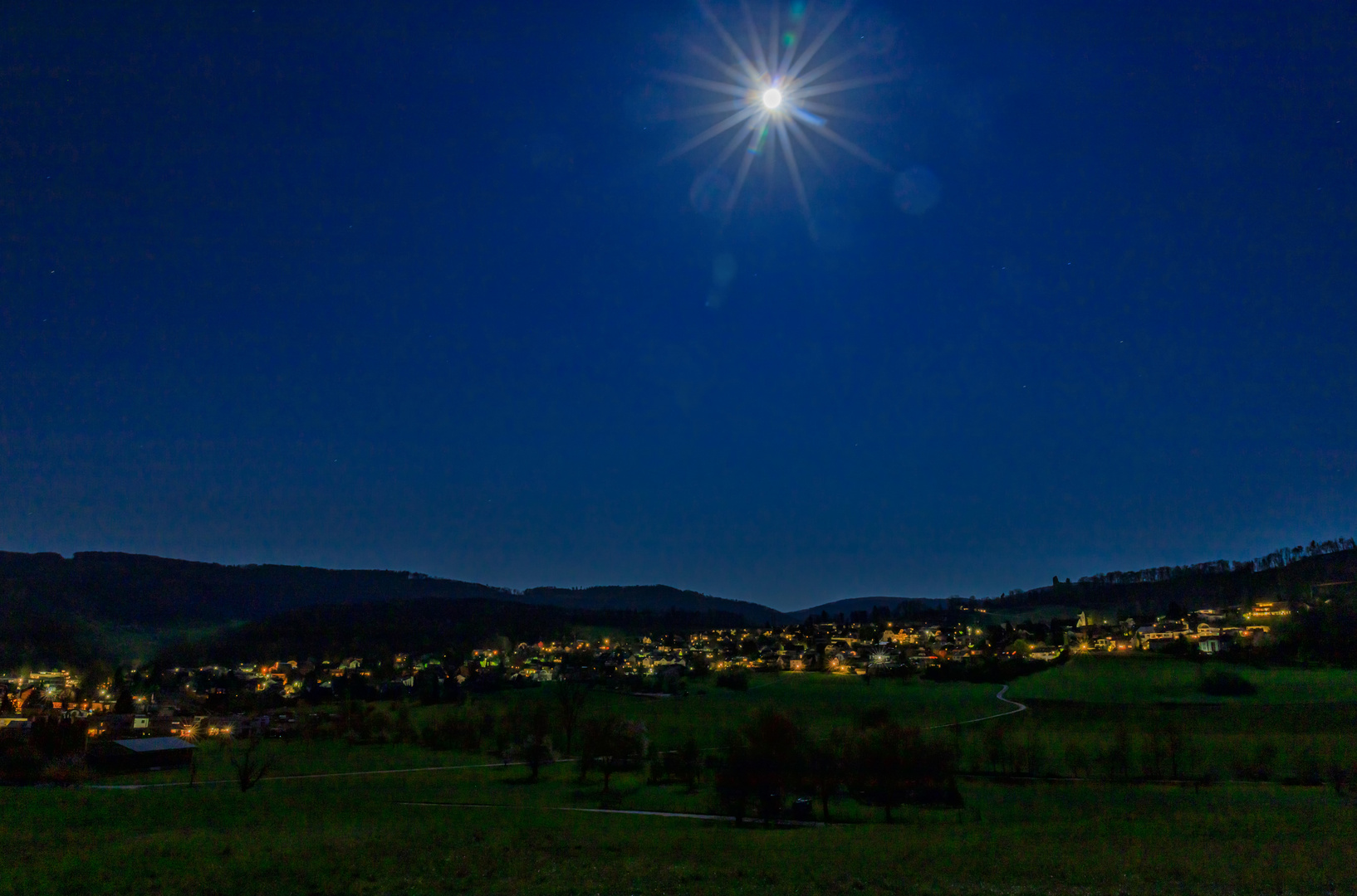 Vollmond über Pfeffingen