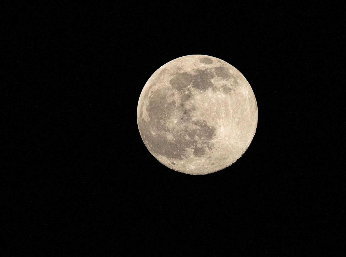 Vollmond über Rostock