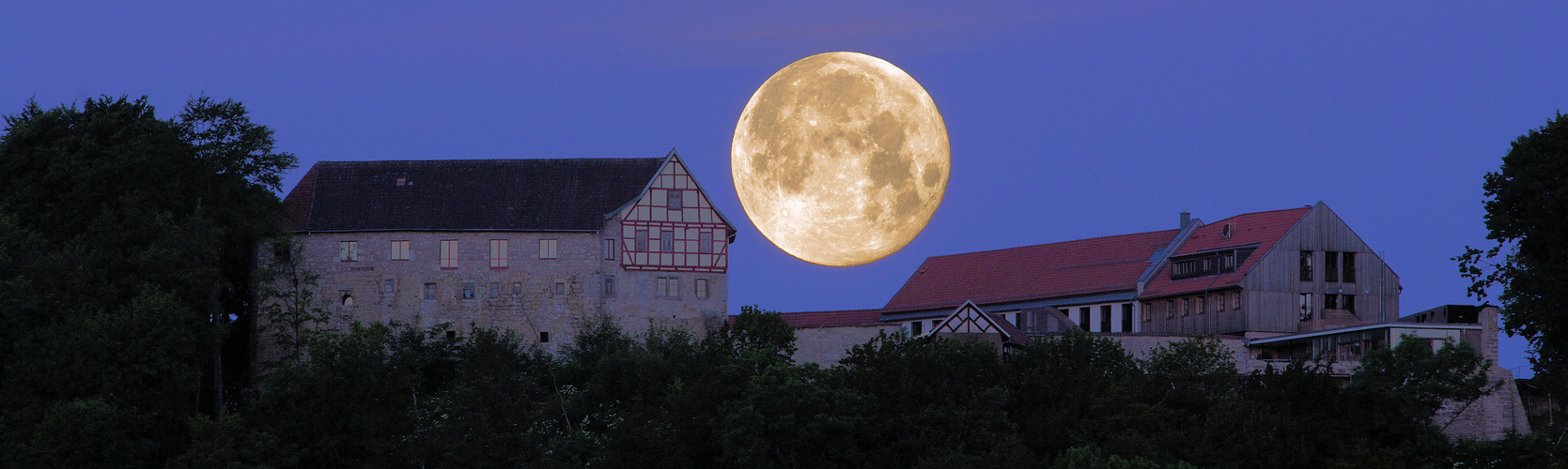 Vollmond über Scharfenstein