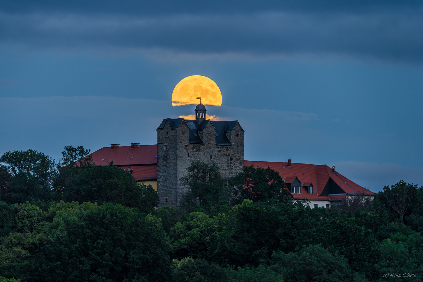 Vollmond über Schloss Ballenstedt