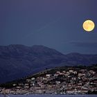 VOLLMOND ÜBER TROGIR