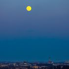 Vollmond über Ulrichsbasilika