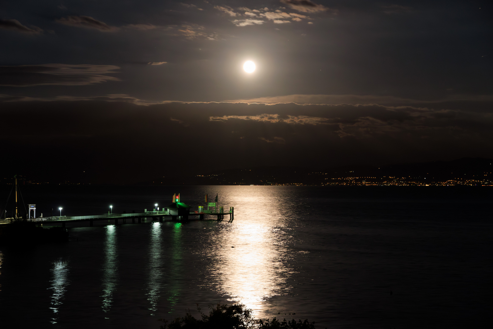 Vollmond überm Bodensee