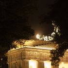 Vollmond überm Brandenburger Tor