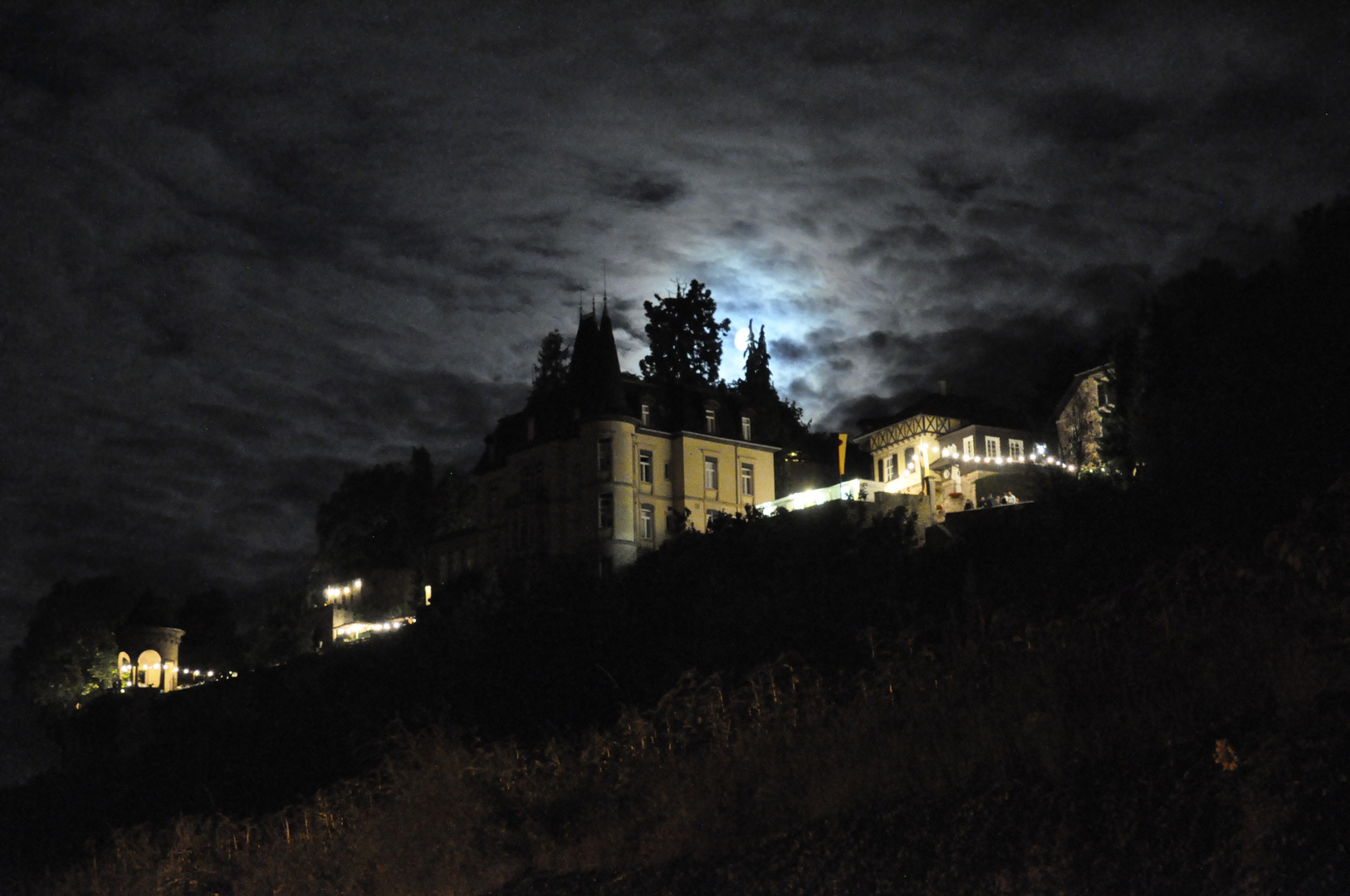 vollmond überm haardter schloss