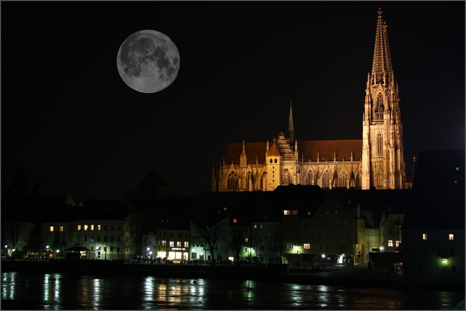 Vollmond übern Dom !