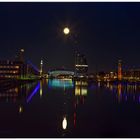 Vollmond um Mitternacht in Bremerhaven