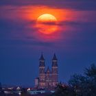 Vollmond  vom 06.April 2023 über dem Magdeburger Dom