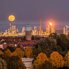 Vollmondaufgang an der BASF in Ludwigshafen...