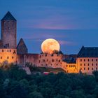 Vollmondaufgang an der Burg Lichtenberg..