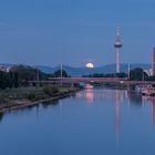 Vollmondaufgang an Neckar